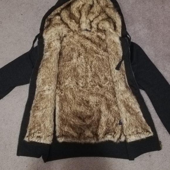 Black faux fur lined hoodie - Picture 2 of 2